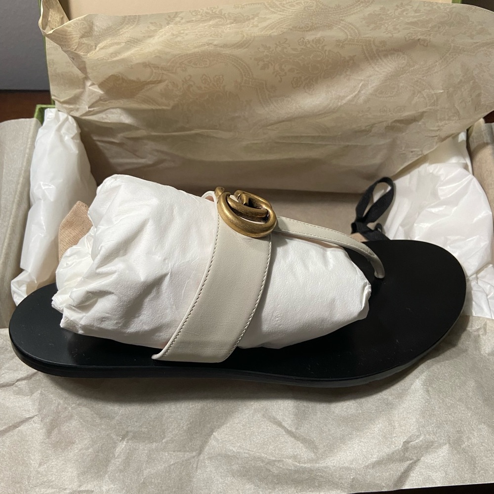 Leather Thong Sandal with Double G
